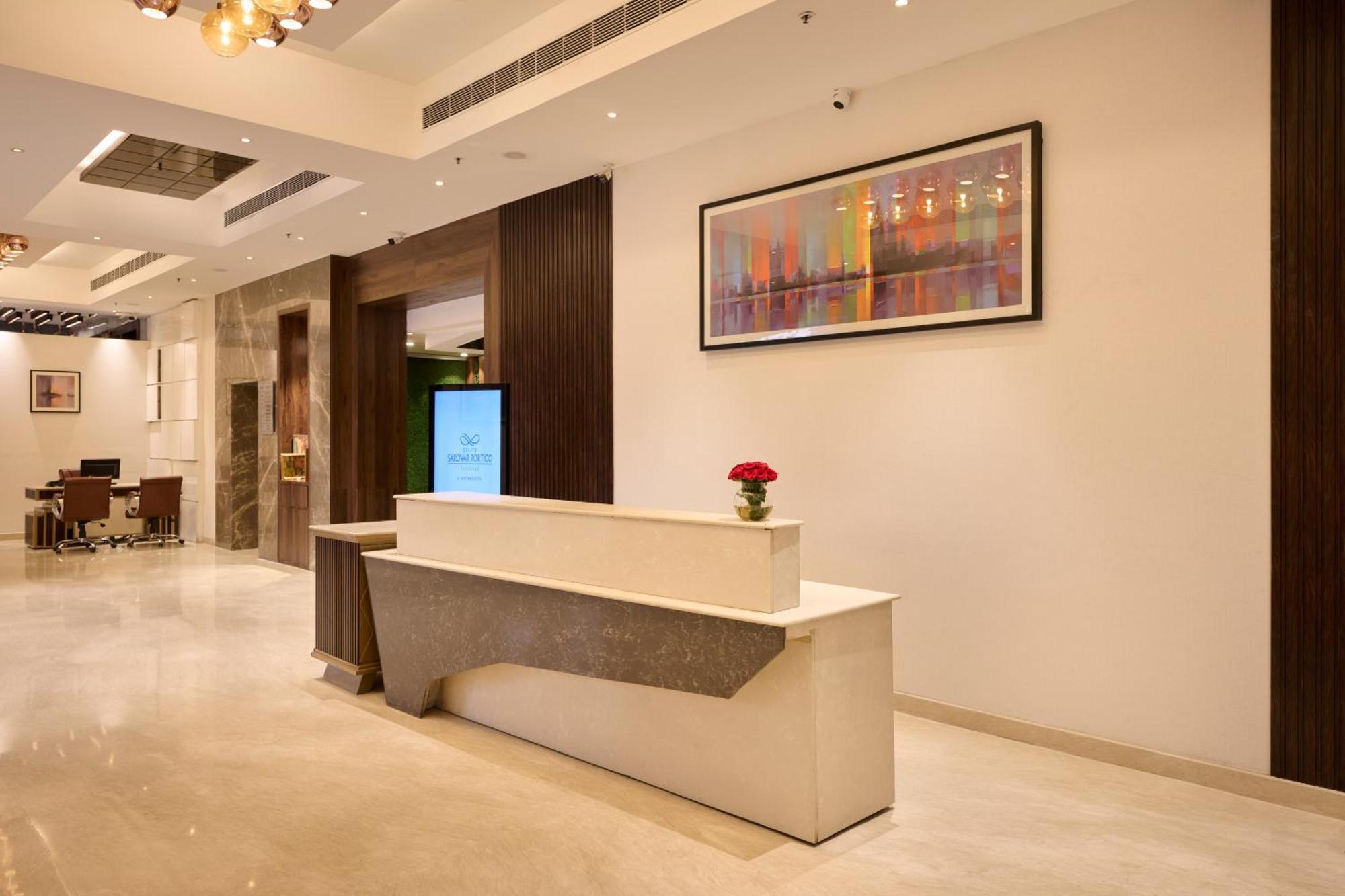 Delite Sarovar Portico Faridabad Exterior photo